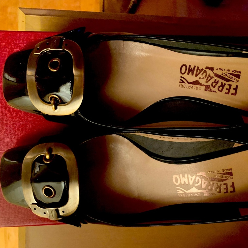 The cutest buckle patent leather low heels